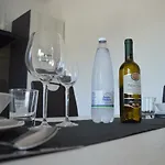 Vesuvius 모텔 3*