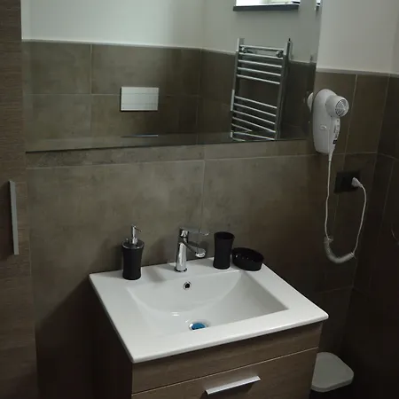 Vesuvius 3* سيركولا